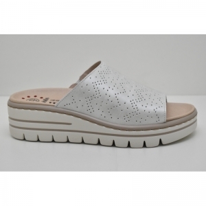 CLEO off white